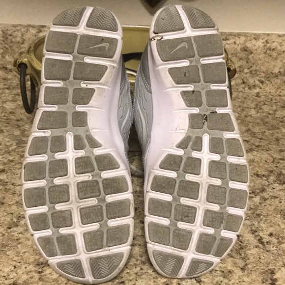 Nike’s - Picture 3 of 4